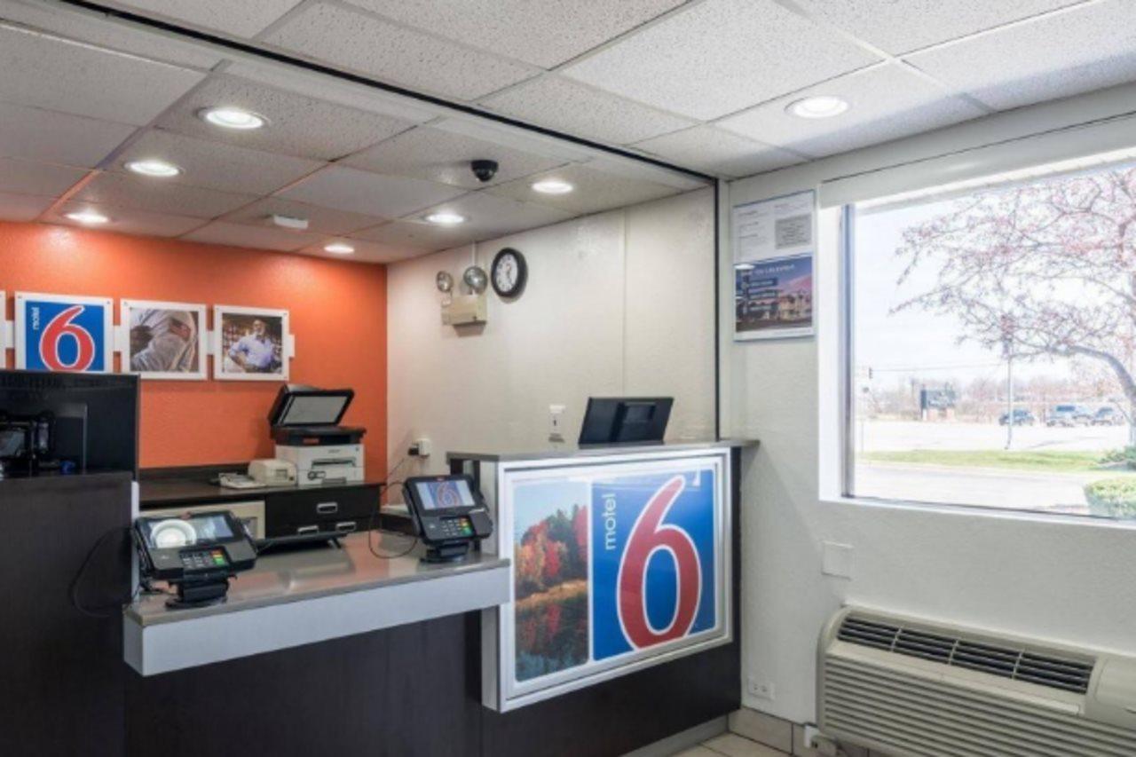 Motel 6 Chicago Southwest - Орора Экстерьер фото