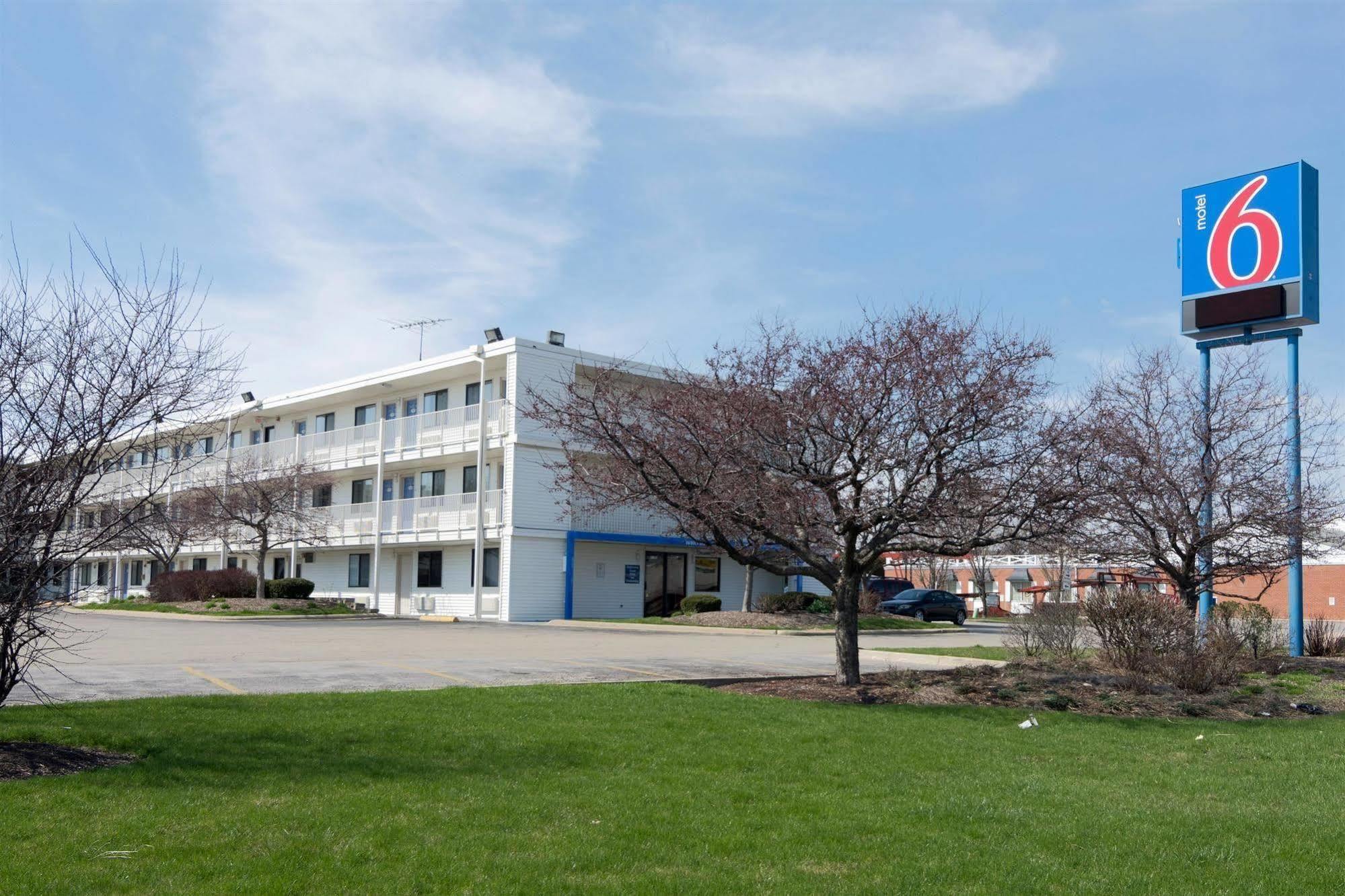 Motel 6 Chicago Southwest - Орора Экстерьер фото