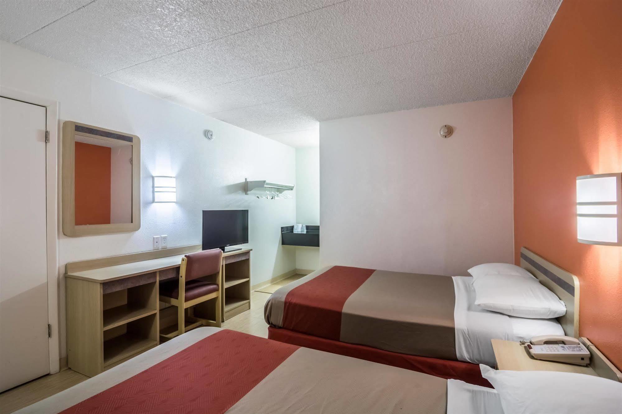 Motel 6 Chicago Southwest - Орора Экстерьер фото