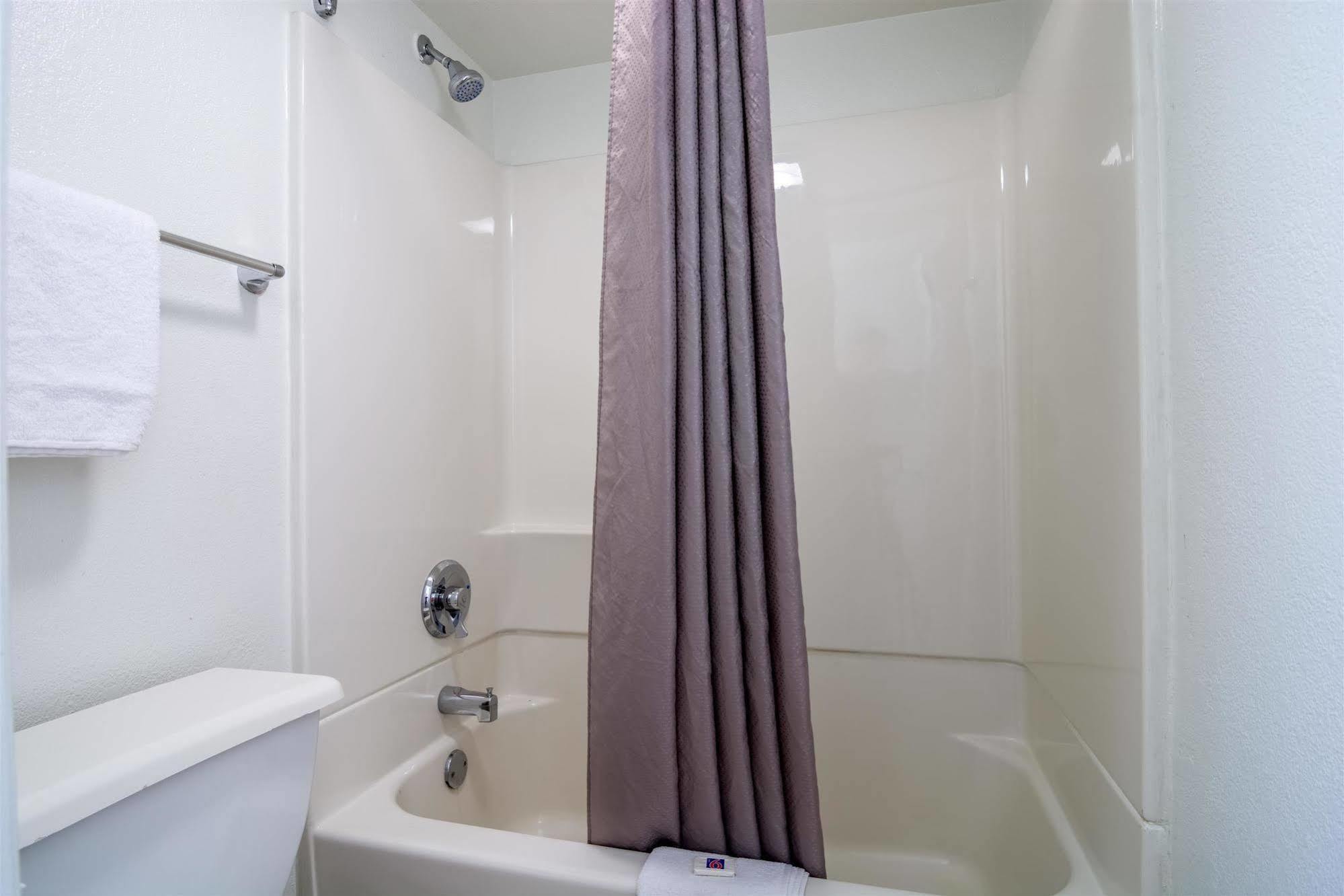 Motel 6 Chicago Southwest - Орора Экстерьер фото