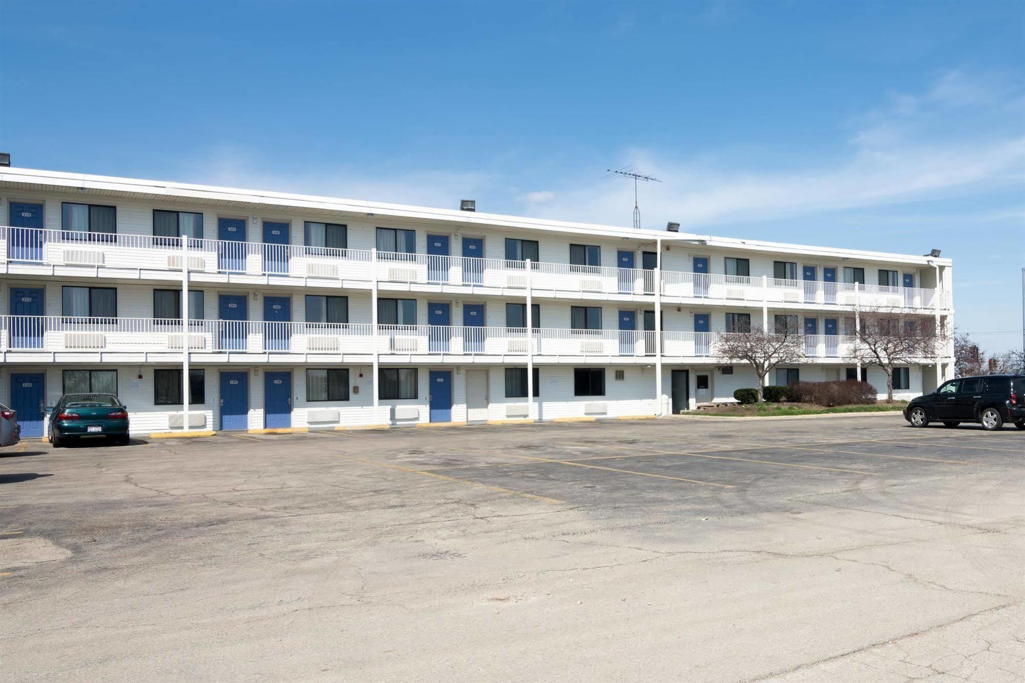 Motel 6 Chicago Southwest - Орора Экстерьер фото