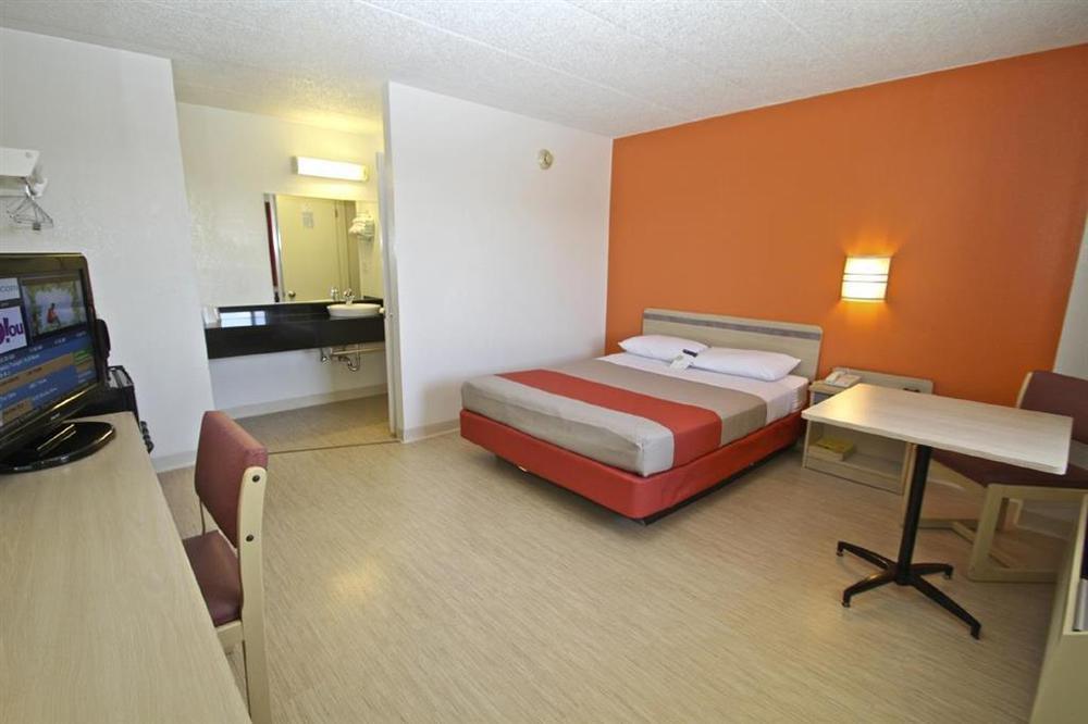 Motel 6 Chicago Southwest - Орора Номер фото