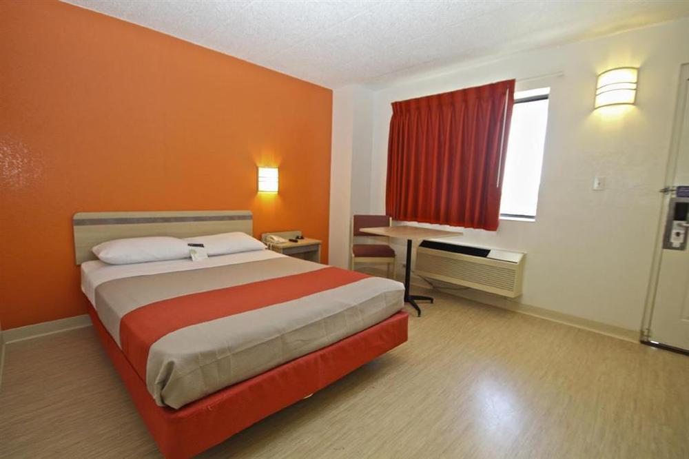 Motel 6 Chicago Southwest - Орора Номер фото